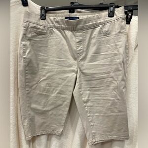 16W khaki shorts good condition